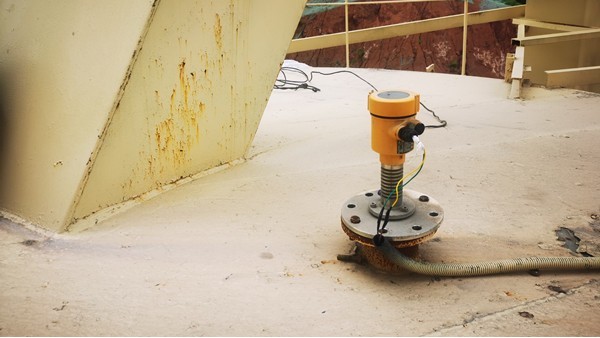 了解非接觸式雷達液位計測量油水界面的優(yōu)勢