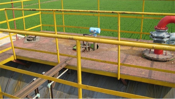 在油庫中應(yīng)用雷達液位計要如何選型？