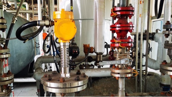 雷達液位計測量環(huán)氧乙烷儲罐液位