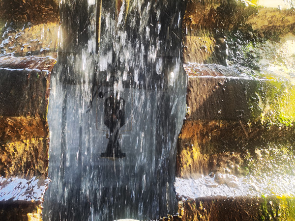 區(qū)分雷達水位計測量時遇到干擾物的方法