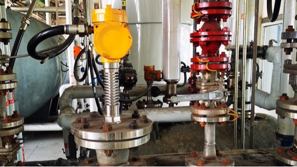 分析非接觸式雷達(dá)液位計測量溶解槽液位